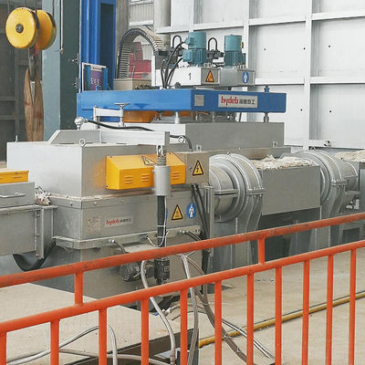 In der Linie Drehentgasungseinheit für das Entfernen des Wasserstoffs vom flüssigen Aluminium