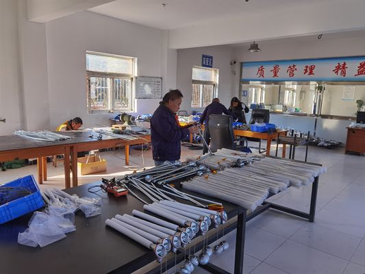 Thermoelement-Temperatursensor mit Seebeck-Spannungsmessung und Verbindung aus ungleichen Metallen