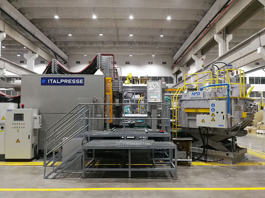 Aluminiumholding-Ofen der Induktions-700KG für schmelzendes strömendes flüssiges Aluminiummetall