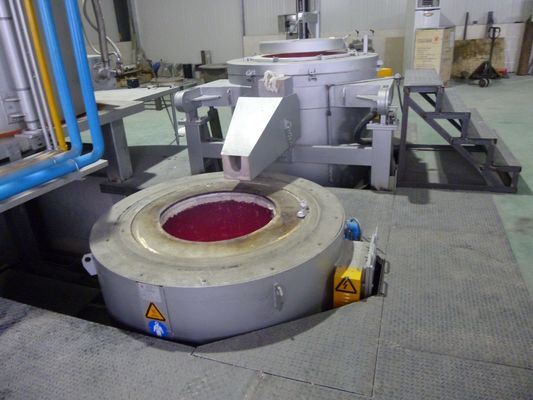 ±1C Temperaturkontrolle Genauigkeit Aluminiumschmelzofen mit Temperaturalarm und luftgekühlter Kühlmethode