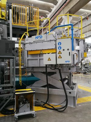 Elektrischer dosierender haltener Aluminiumofen 700KG 0.20MPa für das Aluminiumschmelzen